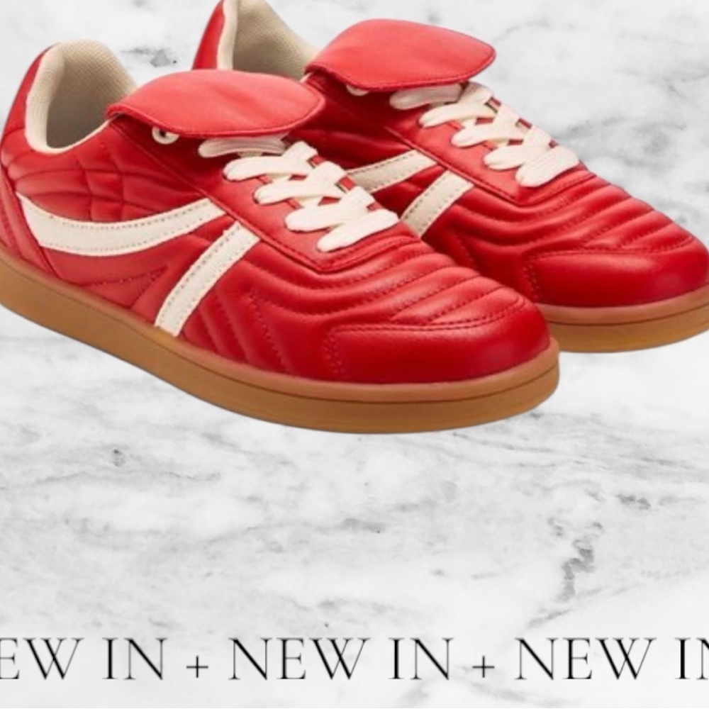 Last Pair! New in Box Adorable Women's Madrid Sneakers (Red Multi Gum) SIZE 6.5